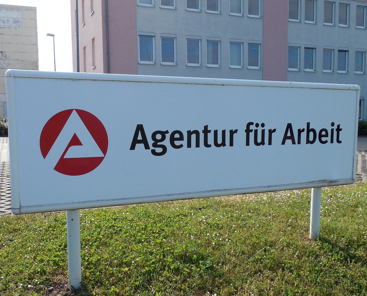 Foto Schild Arbeitsagentur