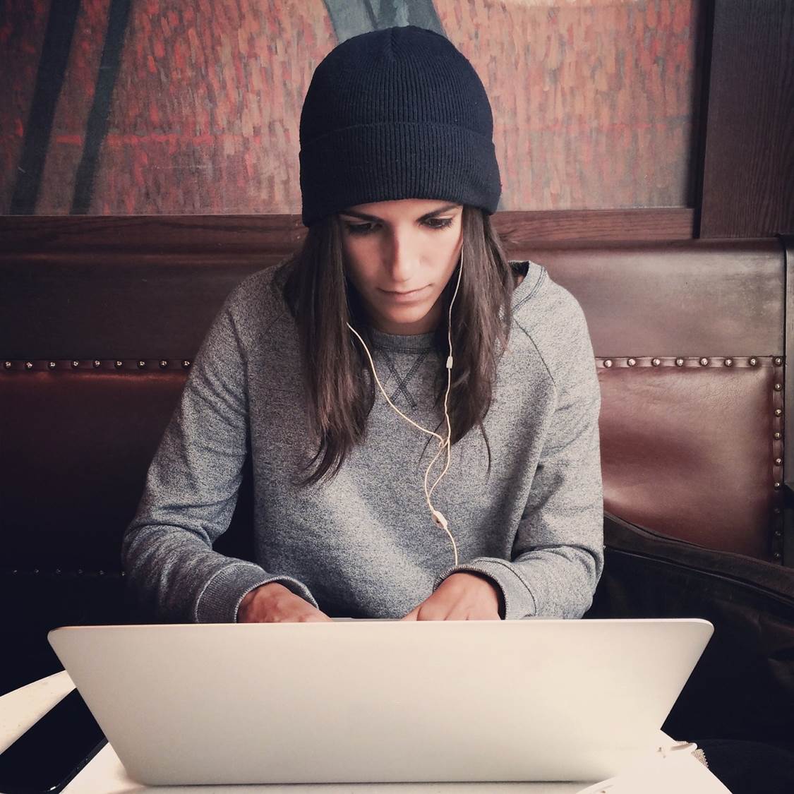 Mädchen am Laptop